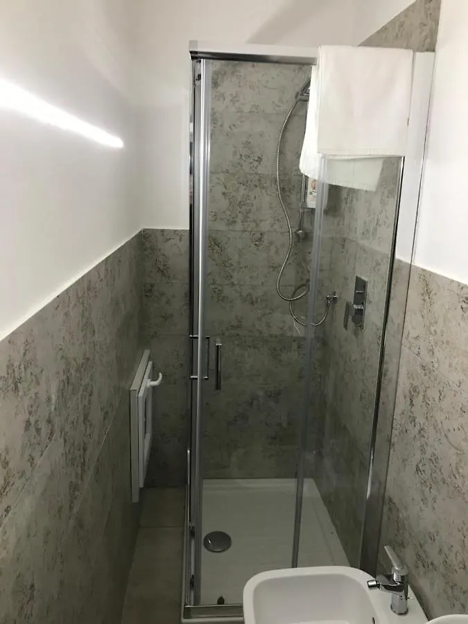 Hotel Nadyle House Napoli 0*,  Italia